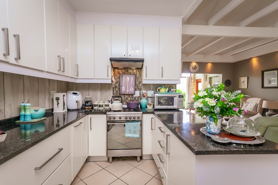 3 Bedroom Property for Sale in The Coves North West